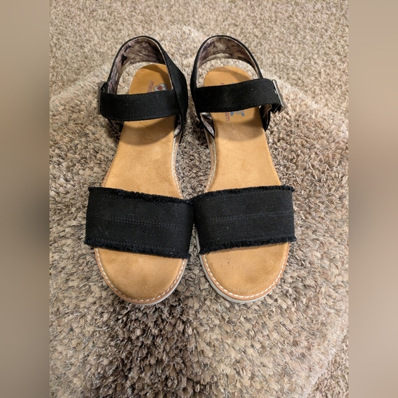 BOBS Desert Kiss Adobe Princess Canvas Sandals - Picture 3 of 9